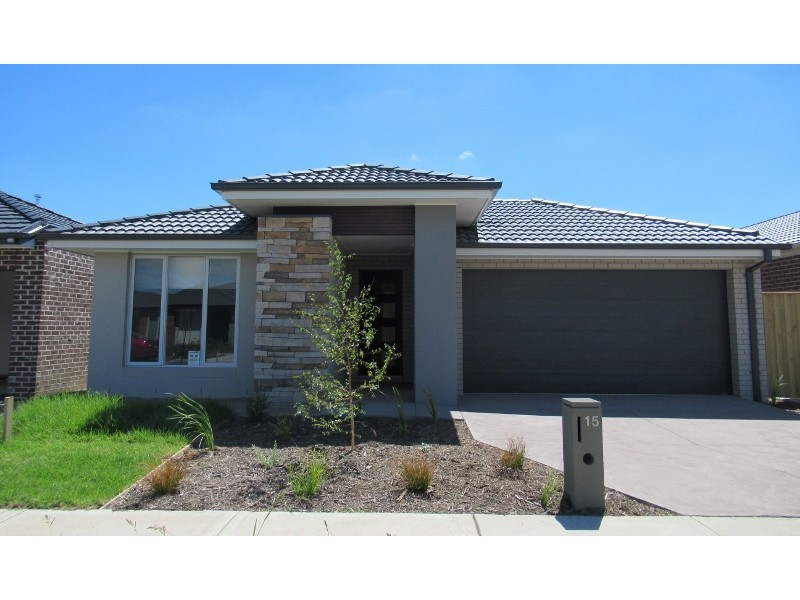 15 Affleck St, Cranbourne East VIC 3977
