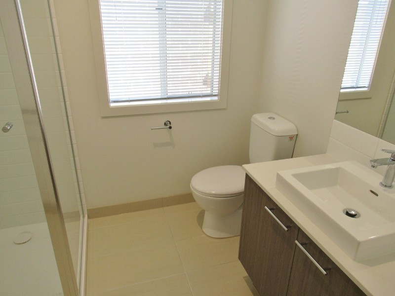 15 Affleck St, Cranbourne East VIC 3977