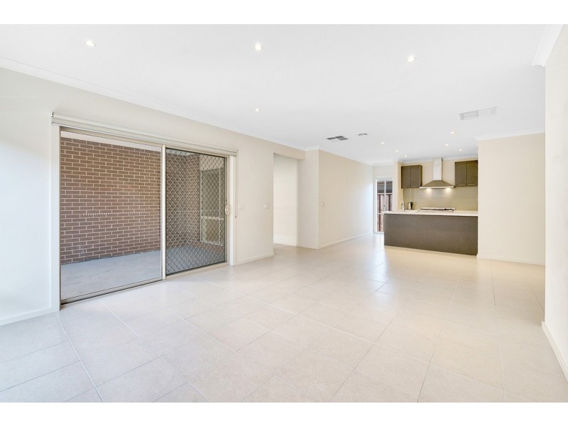 51 Goulburn St, Cranbourne East VIC 3977
