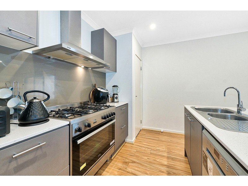 37 Remus Circuit, Cranbourne West VIC 3977