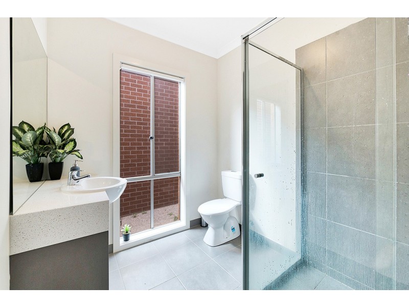 37 Remus Circuit, Cranbourne West VIC 3977