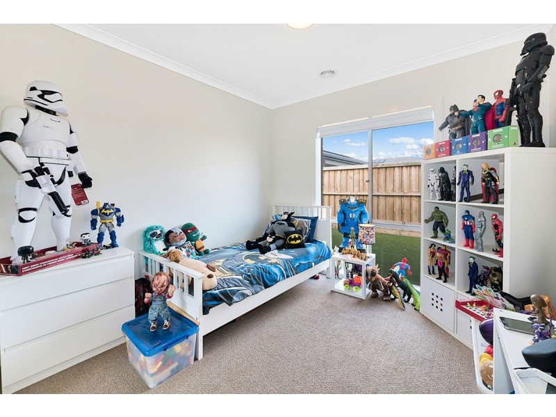 37 Remus Circuit, Cranbourne West VIC 3977