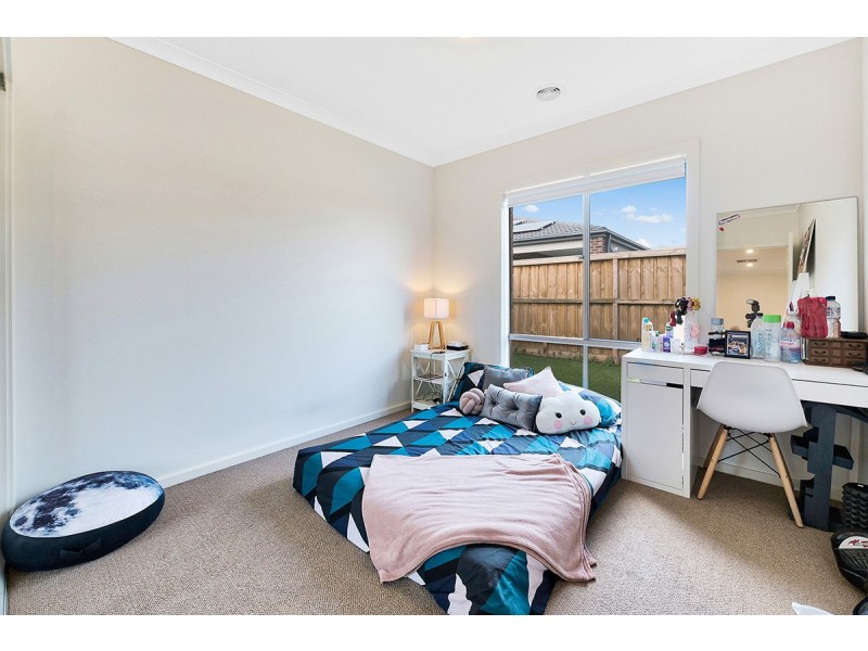 37 Remus Circuit, Cranbourne West VIC 3977