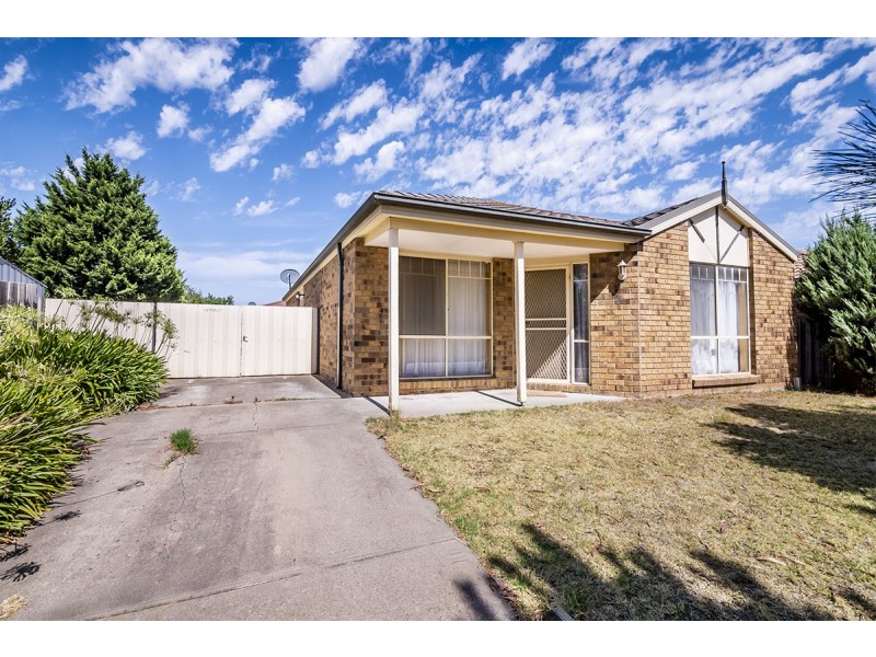 41 Central Parkway, Cranbourne West VIC 3977