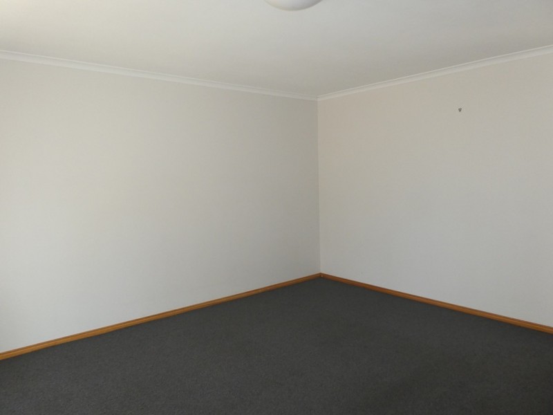 41 Central Parkway, Cranbourne West VIC 3977