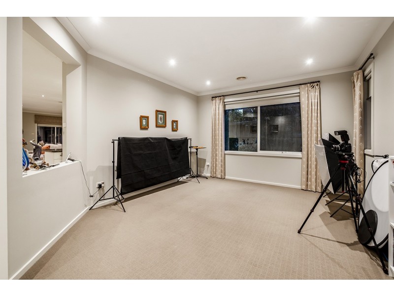 24 Carabeen Way, Lyndhurst VIC 3975