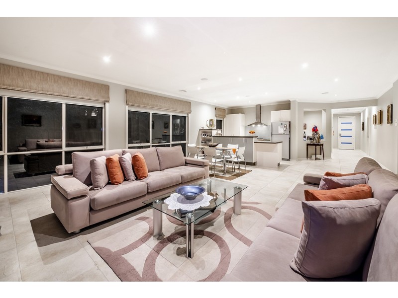 24 Carabeen Way, Lyndhurst VIC 3975