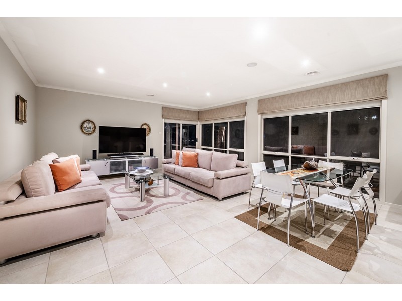 24 Carabeen Way, Lyndhurst VIC 3975