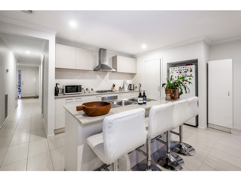 13 Omeara Crescent, Cranbourne East VIC 3977