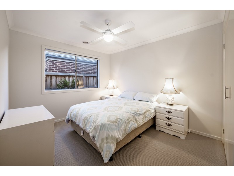 13 Omeara Crescent, Cranbourne East VIC 3977