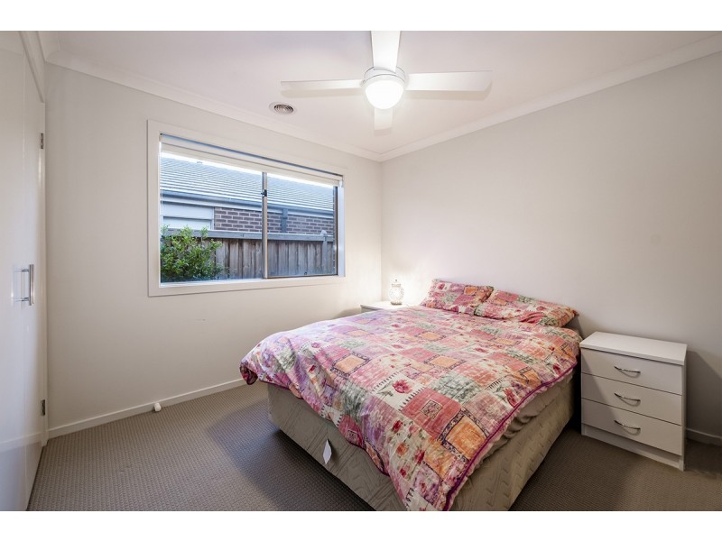 13 Omeara Crescent, Cranbourne East VIC 3977