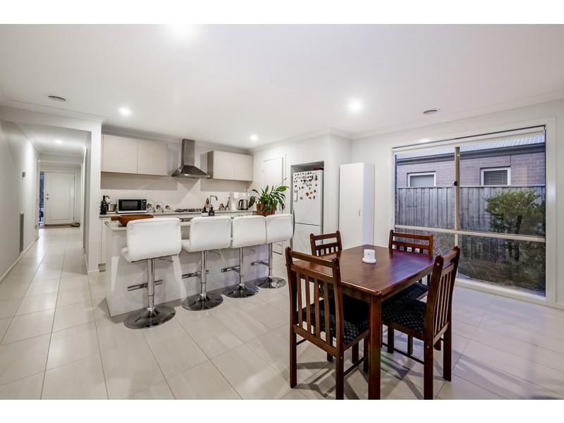 13 Omeara Crescent, Cranbourne East VIC 3977