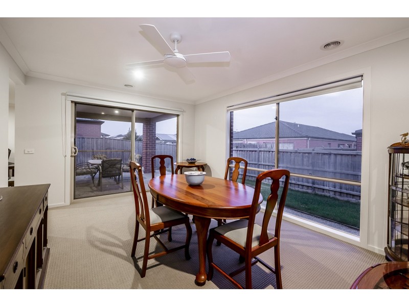 13 Omeara Crescent, Cranbourne East VIC 3977