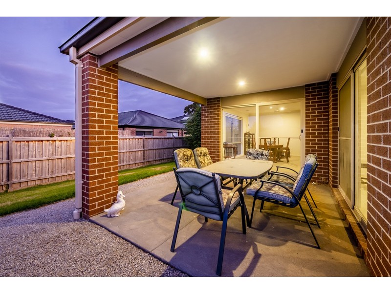 13 Omeara Crescent, Cranbourne East VIC 3977