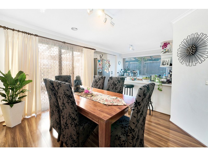 35 Lamont Crescent, Cranbourne VIC 3977