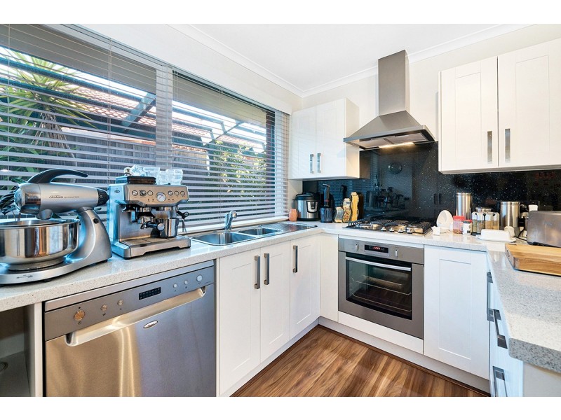 35 Lamont Crescent, Cranbourne VIC 3977