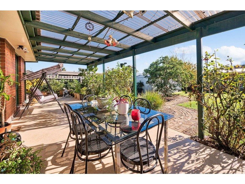 35 Lamont Crescent, Cranbourne VIC 3977