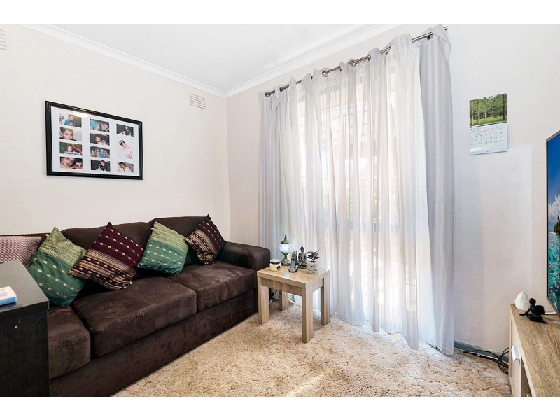 35 Lamont Crescent, Cranbourne VIC 3977