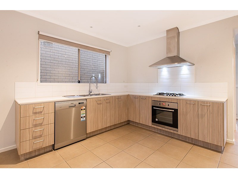 24 Harvard Street, Cranbourne West VIC 3977