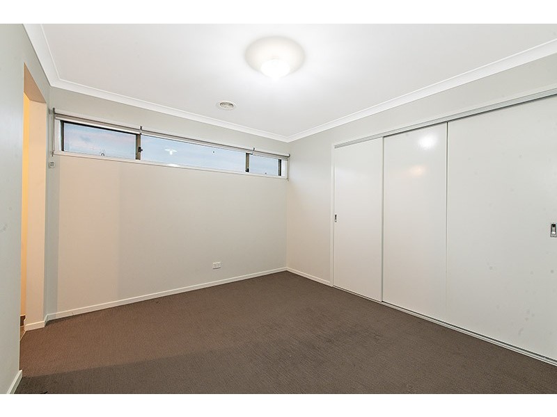 24 Harvard Street, Cranbourne West VIC 3977