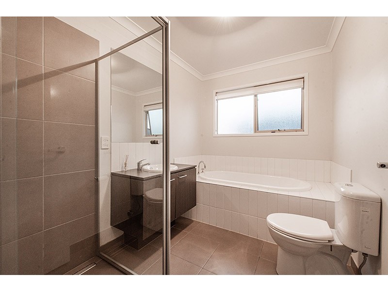 24 Harvard Street, Cranbourne West VIC 3977