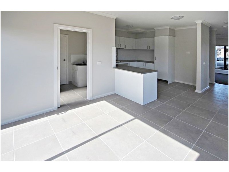 18 Langside Grove, Cranbourne East VIC 3977