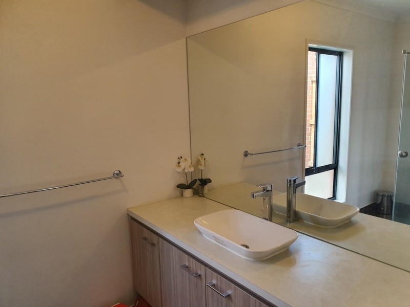 18 Westbourne Street, Clyde North VIC 3978