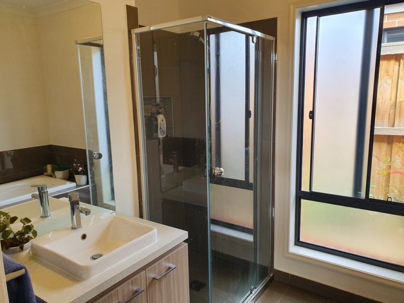 18 Westbourne Street, Clyde North VIC 3978