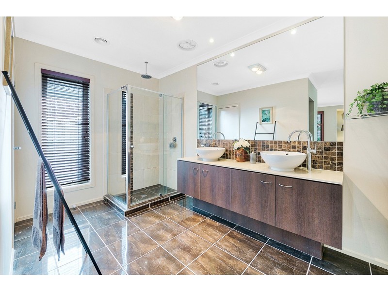 14 Gregson Grove, Lyndhurst VIC 3975