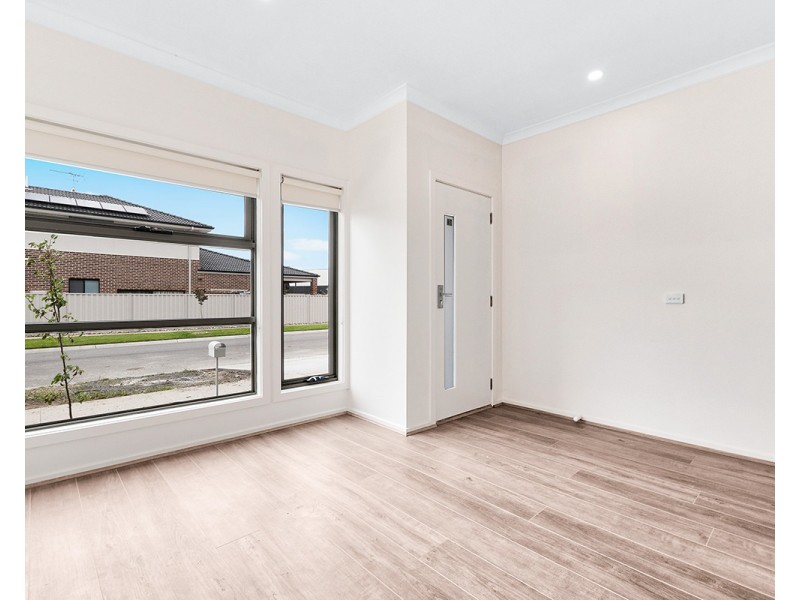2A Edith Way, Pakenham VIC 3810