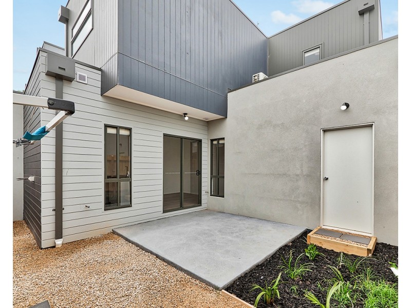 2A Edith Way, Pakenham VIC 3810
