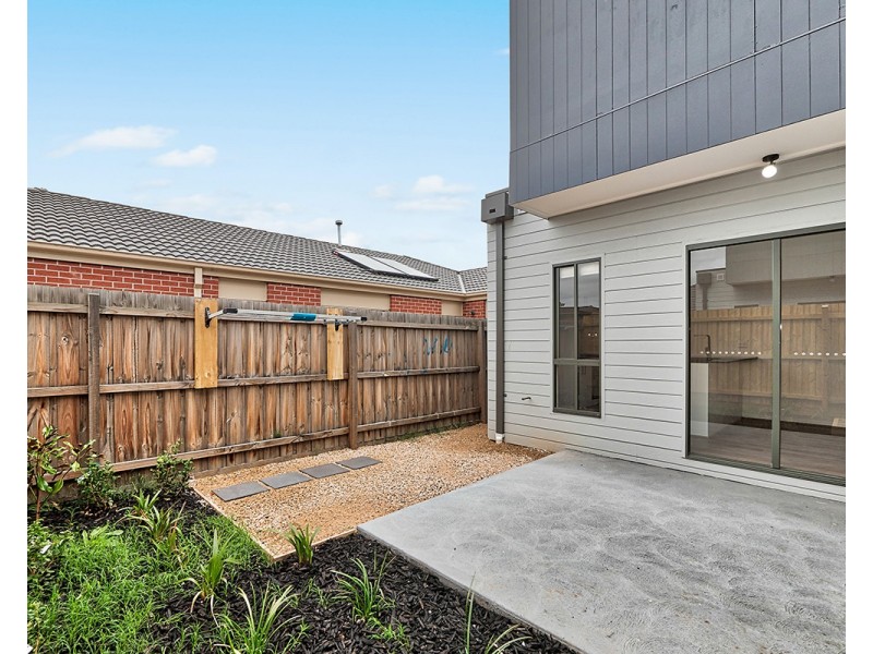 2A Edith Way, Pakenham VIC 3810