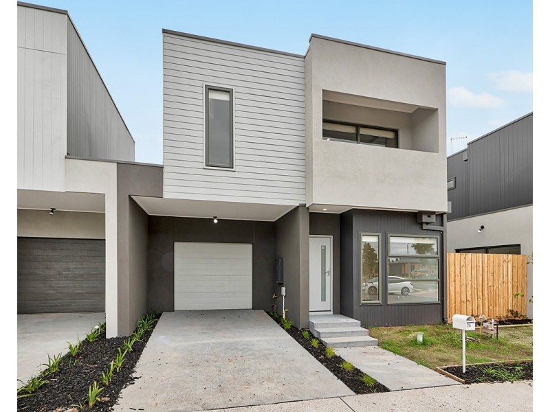 2A Edith Way, Pakenham VIC 3810
