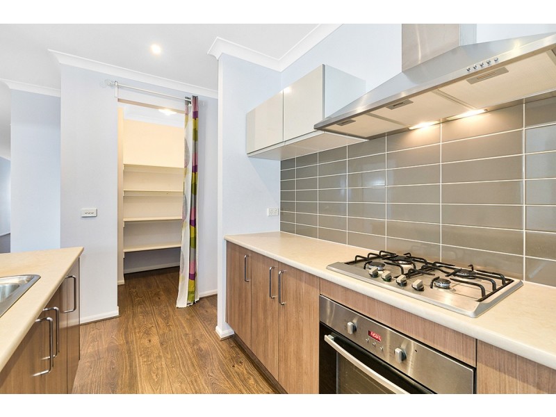 11 Dellinea Street, Cranbourne North VIC 3977