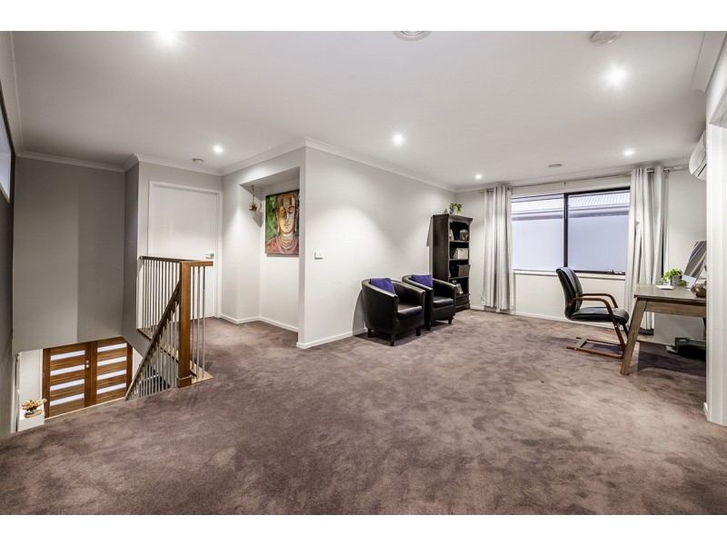 14 Herring Avenue, Cranbourne North VIC 3977