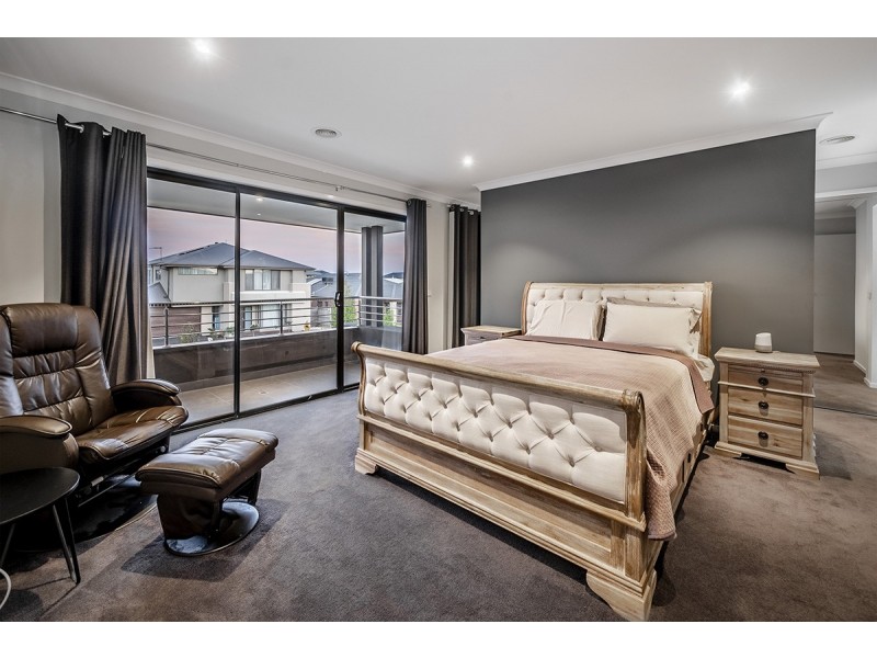 14 Herring Avenue, Cranbourne North VIC 3977