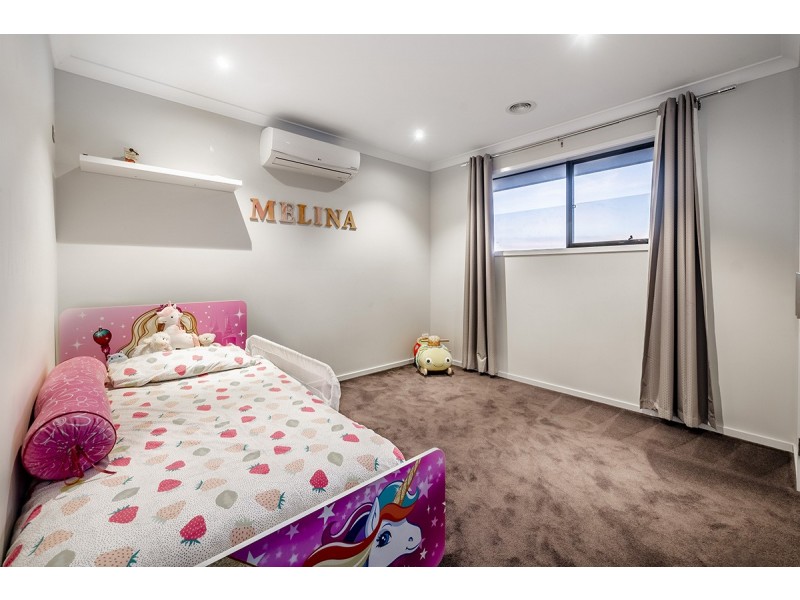 14 Herring Avenue, Cranbourne North VIC 3977