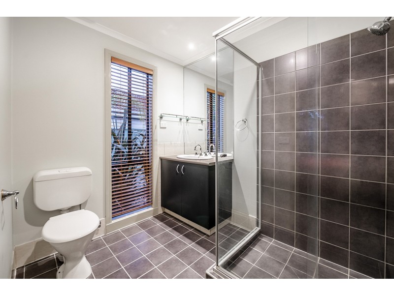 14 Horsham Drive, Cranbourne East VIC 3977