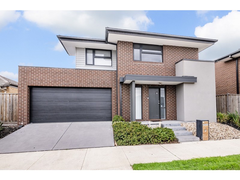 4 Dartnell Street, Cranbourne East VIC 3977