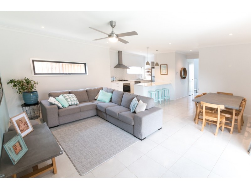 4 Dartnell Street, Cranbourne East VIC 3977