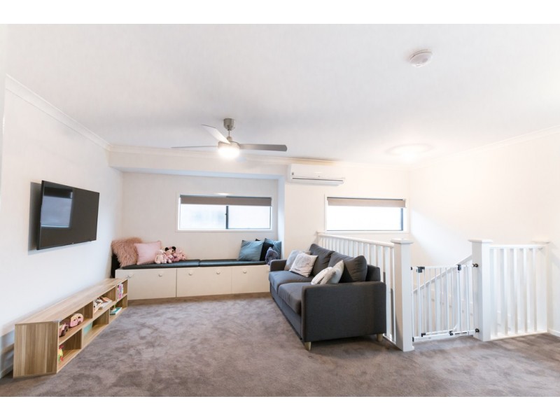 4 Dartnell Street, Cranbourne East VIC 3977