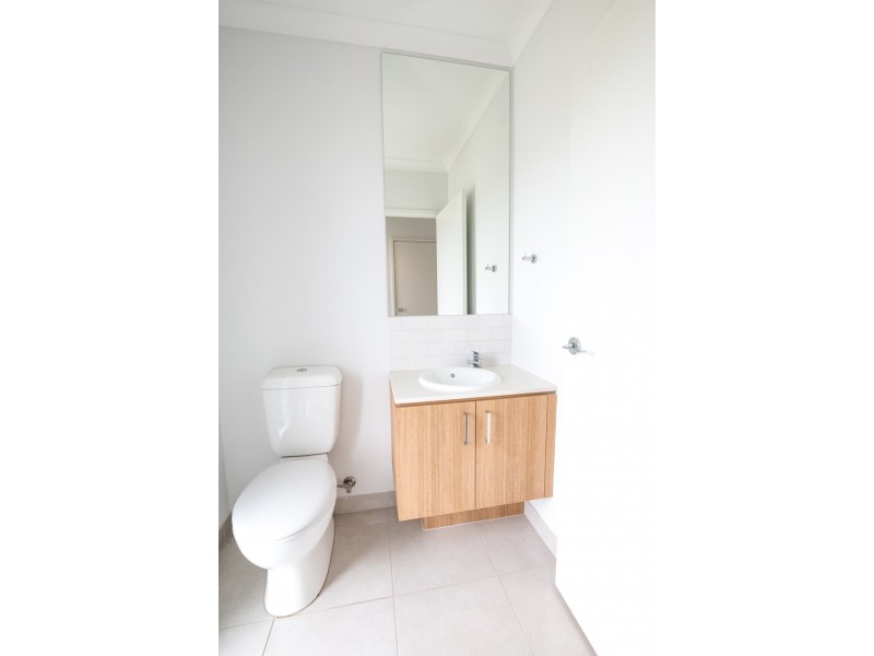 4 Dartnell Street, Cranbourne East VIC 3977