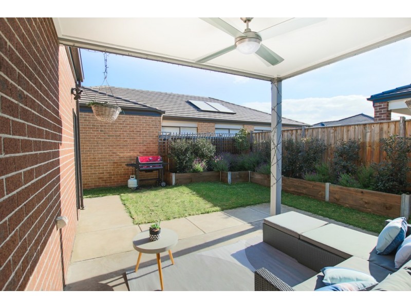 4 Dartnell Street, Cranbourne East VIC 3977