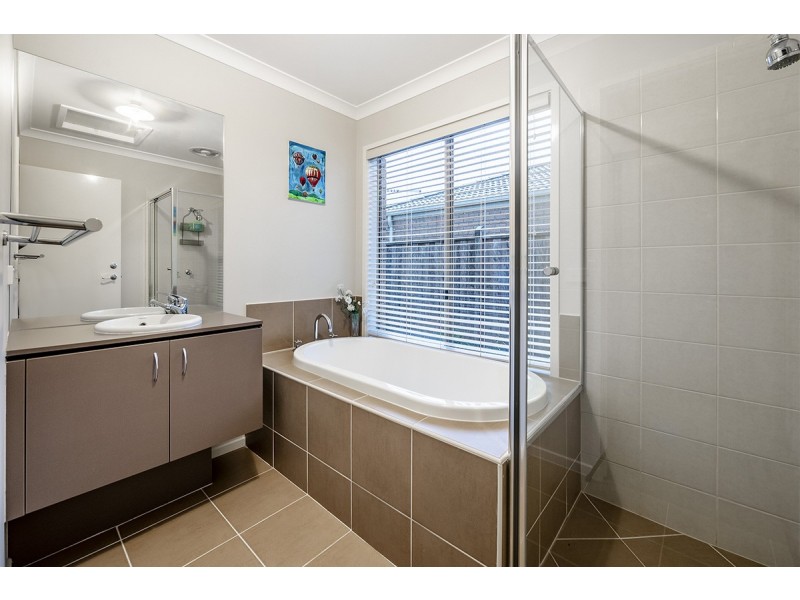 4 Camkerr Place, Lyndhurst VIC 3975