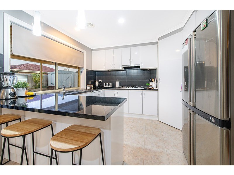 9 Landau Court, Cranbourne North VIC 3977