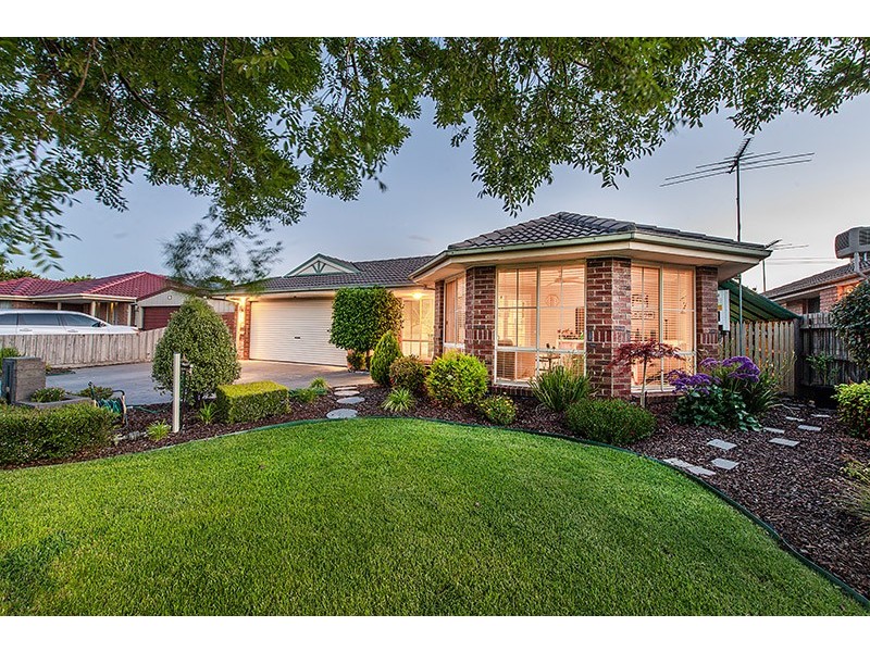 9 Landau Court, Cranbourne North VIC 3977