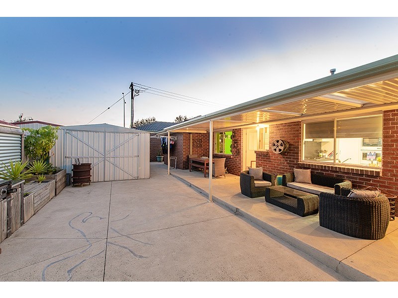 9 Landau Court, Cranbourne North VIC 3977