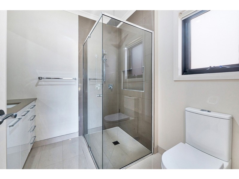 11 Carisbrooke Way, Clyde North VIC 3978