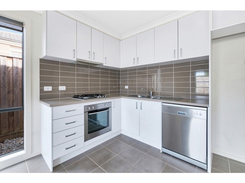 7 Illawarra Ave, Clyde VIC 3978