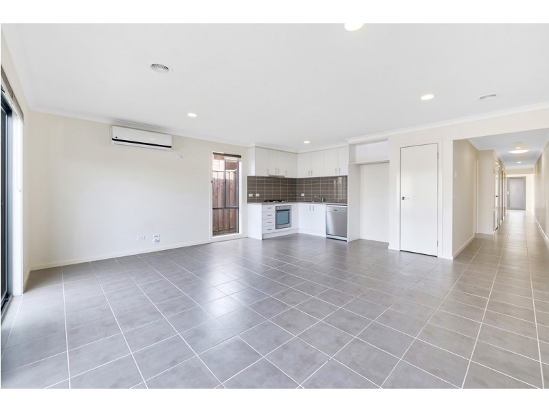 7 Illawarra Ave, Clyde VIC 3978